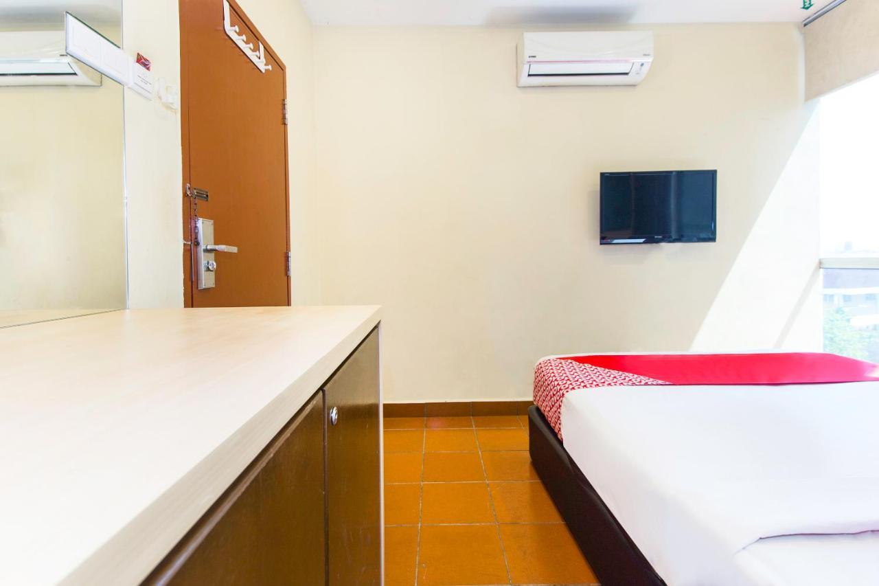Oyo 90429 Hotel Narasindo كوالالمبور المظهر الخارجي الصورة