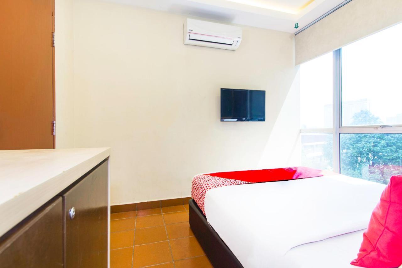 Oyo 90429 Hotel Narasindo كوالالمبور المظهر الخارجي الصورة