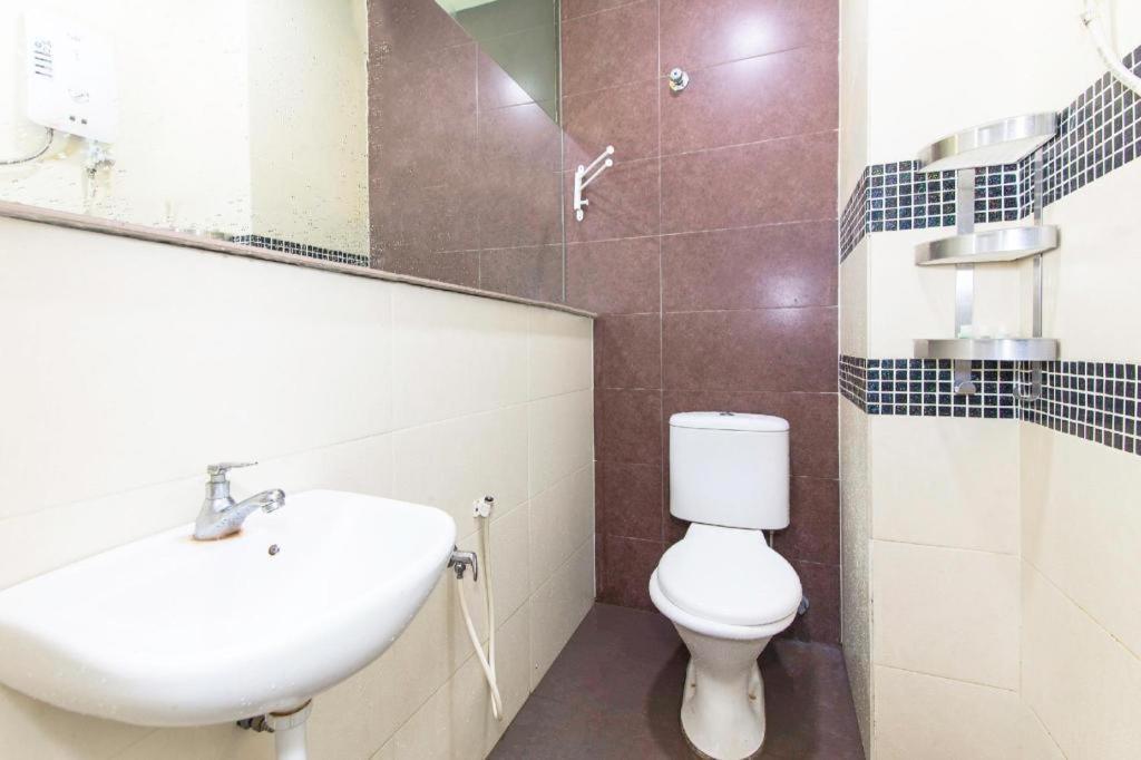 Oyo 90429 Hotel Narasindo كوالالمبور المظهر الخارجي الصورة