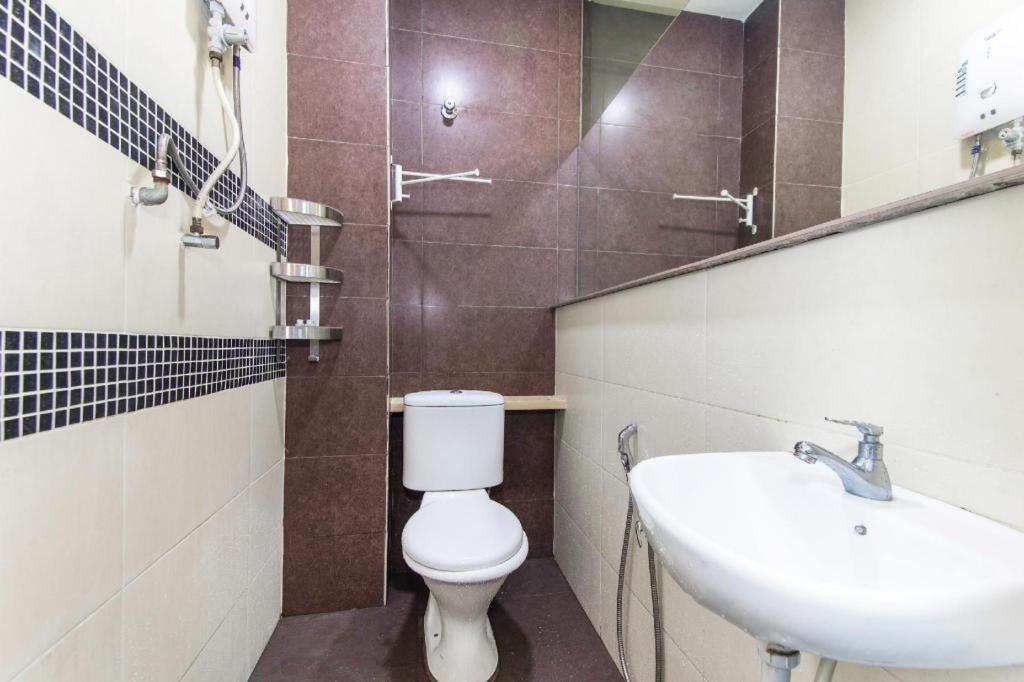 Oyo 90429 Hotel Narasindo كوالالمبور المظهر الخارجي الصورة